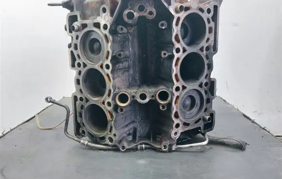 Citroen C6 Engine block DT17TED4