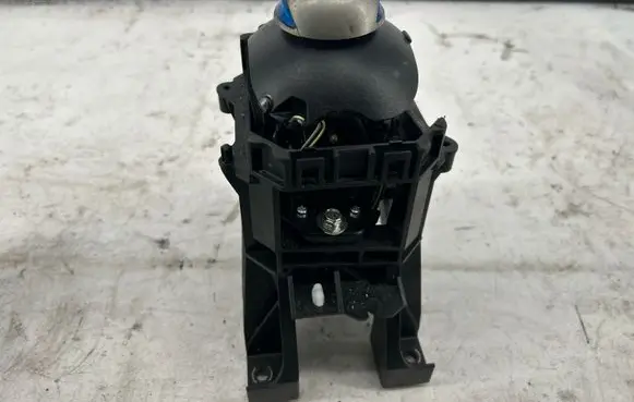 Nissan Leaf I (ZE0) Gear shifter/selector 75G021
