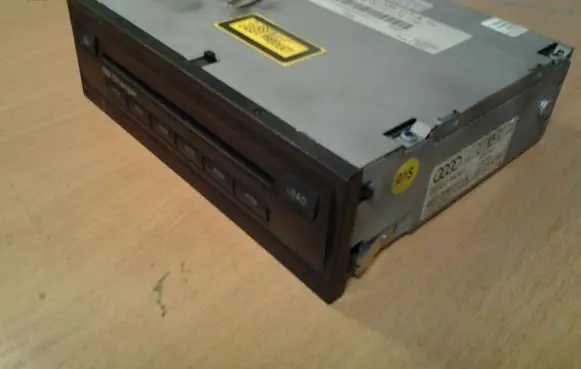 Audi A8 S8 D3 4E CD/DVD changer 4E0035111A 4E0910111E