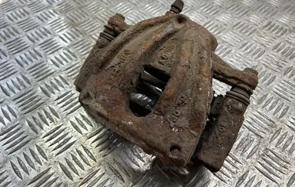 Toyota Corolla Verso AR10 Front brake caliper
