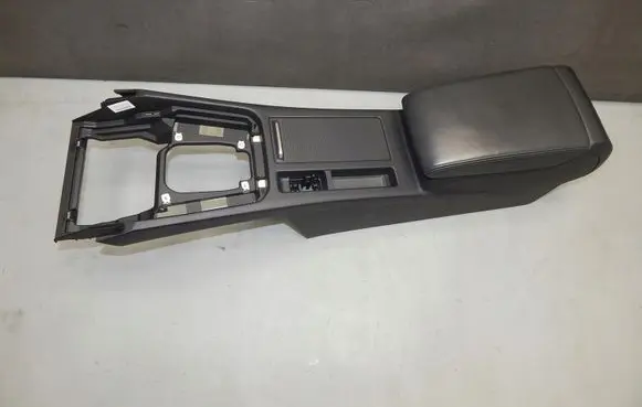 Volkswagen PASSAT B8 Center console 3G1863241C
