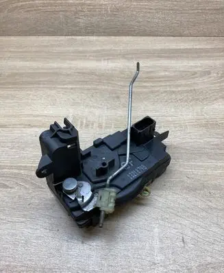 Opel Astra H Front door lock 13210748