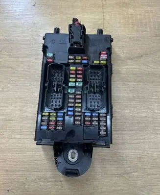 Volvo V60 Fuse module 32142591 21102019 0133201