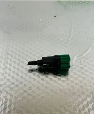 Peugeot 208 Brake pedal sensor switch 9670430580