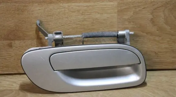 Volvo V70 Front door exterior handle/bracket 