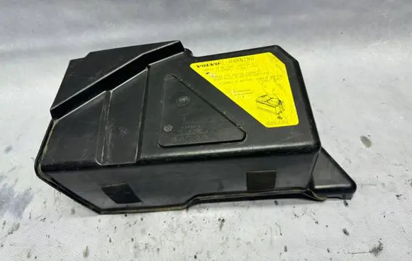 Volvo S60 Battery box tray cover/lid 8622335
