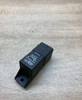 Ford C-MAX I Glow plug pre-heat relay 3M5T12A343AA