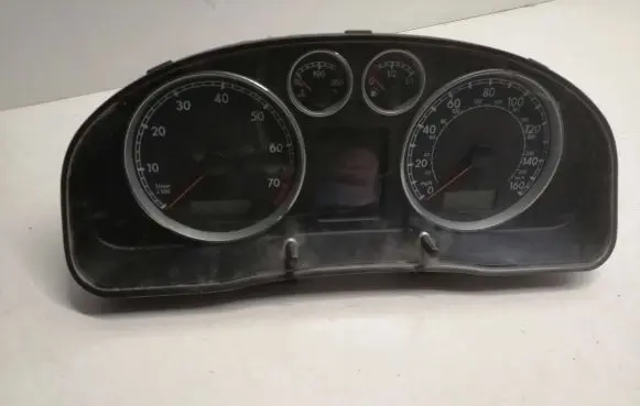 Volkswagen PASSAT B5.5 Speedometer (instrument cluster) 3B0920927B 100303074725 VWZ7Z0C7121088