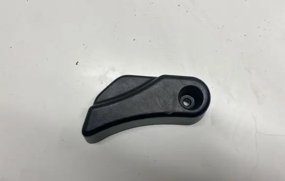 Engine bonnet (hood) release handle