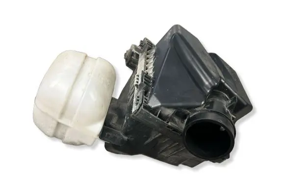 Subaru Outback Air filter box 