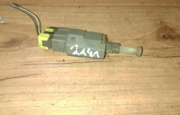 Mazda 323 F Brake pedal sensor switch