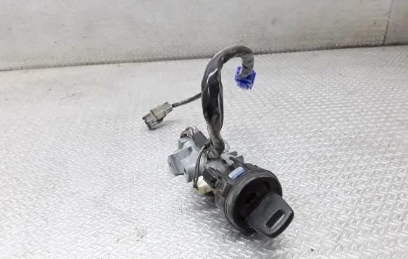Subaru Forester SF Ignition lock 8617500010
