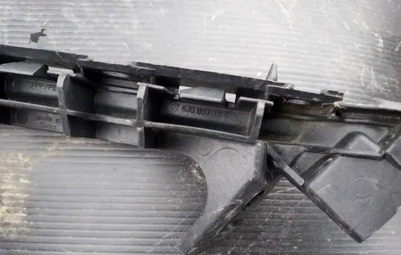 Seat Ibiza IV (6J,6P) Front bumper mounting bracket 6j0807184