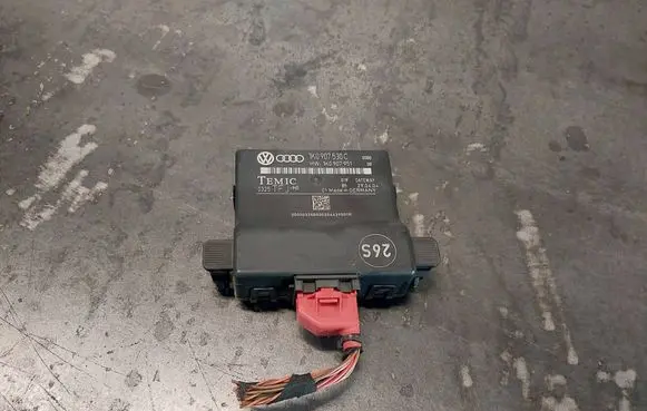 Volkswagen Touran I Gateway control module 1K0907530C 1K0907951