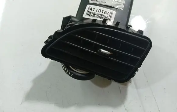 Renault Fluence Dash center air vent grill 