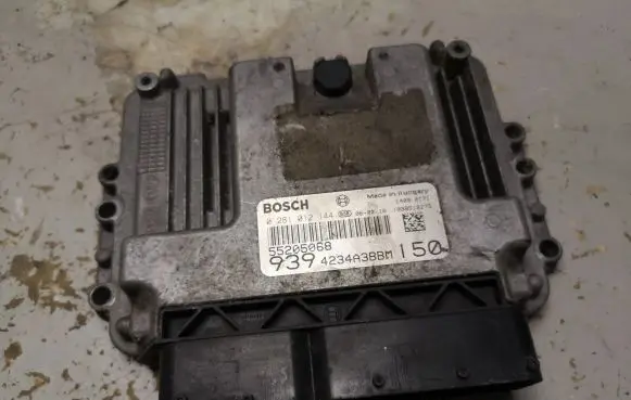 Alfa Romeo 159 Air suspension control unit module (rear) 0281012144 55205068