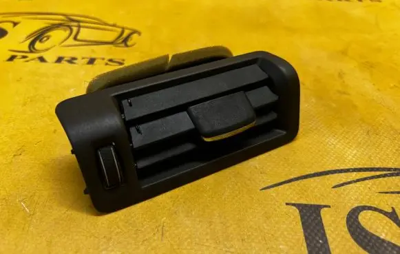 Volvo XC90 Air vent grill in roof 31497123