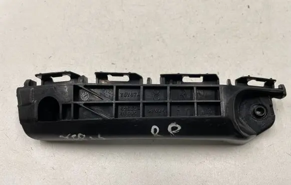 Toyota Yaris Front bumper mounting bracket 52535