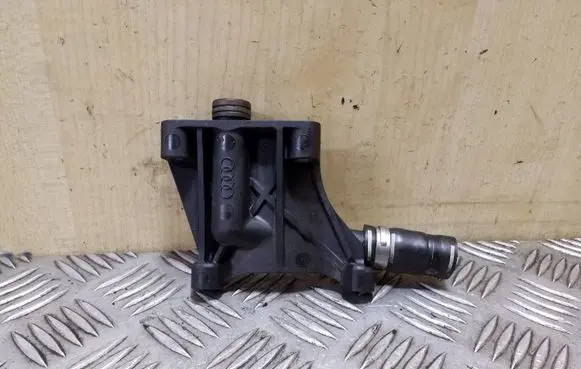 Volkswagen Touareg II Engine coolant pipe/hose 059131425A