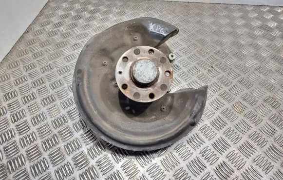 Rear wheel hub