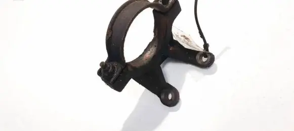 Ford Focus Engine mounting bracket