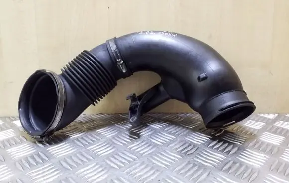 BMW 5 E60 E61 Intercooler air channel guide 7803846 13717803843