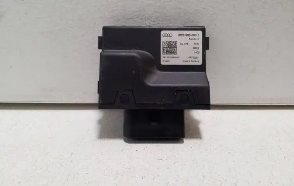 Audi A5 Fuel injection pump control unit/module 8W0906093E
