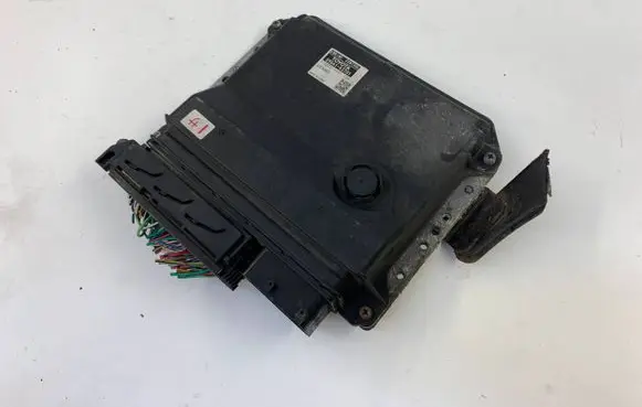 Lexus IS 220D-250-350 Engine control unit/module 8966153701 1758009481