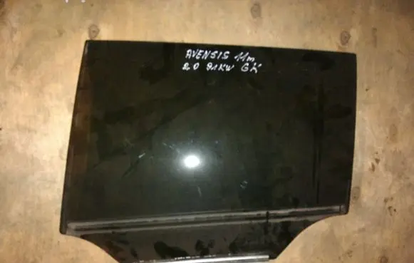 Toyota Avensis T270 Rear door window glass