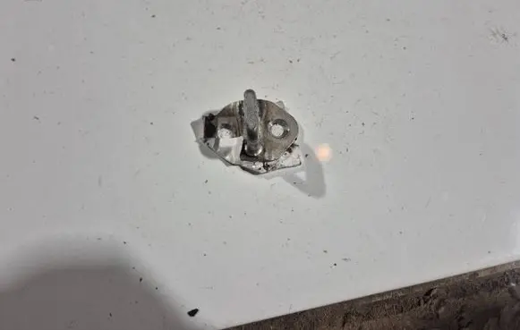 Toyota Corolla E120 E130 Front door lock loop/hook striker 