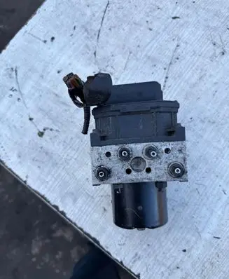 Skoda Fabia Mk2 (5J) ABS Pump 6Q0614417E 0265900009