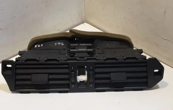 BMW 5 E60 E61 Dash center air vent grill 6910734 7009275