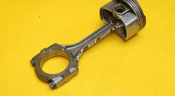 Toyota RAV 4 (XA40) Piston with connecting rod