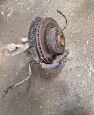 BMW 5 E60 E61 Front wheel hub spindle knuckle 6760954R