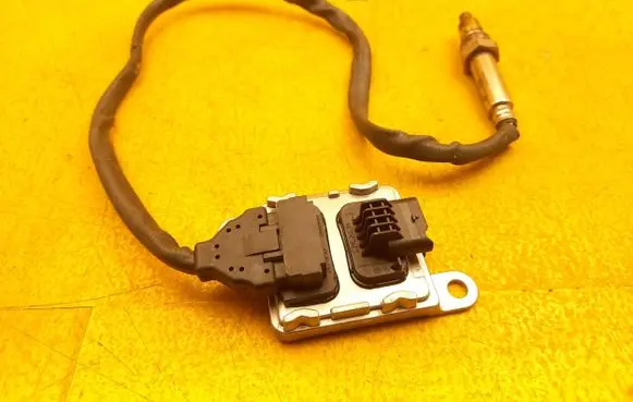 Mercedes-Benz V Class W447 Lambda probe sensor 70680200