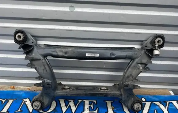 Mercedes-Benz E W213 Engine mount bracket 2133500617
