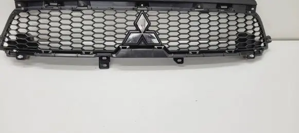 Mitsubishi Outlander Front bumper upper radiator grill 6402A198