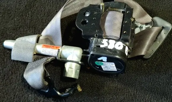 Volvo S80 Front seatbelt