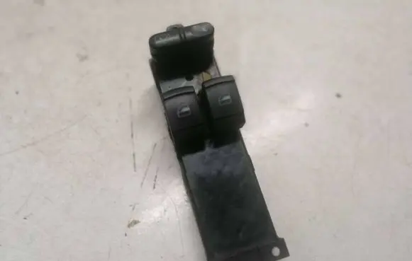 Volkswagen Golf IV Electric window control switch