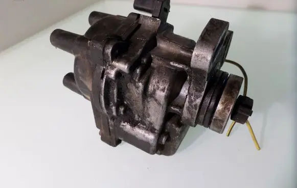 Mazda 121 Spark distributor B3C71X03