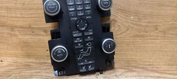 Volvo V50 Climate control unit 30782541
