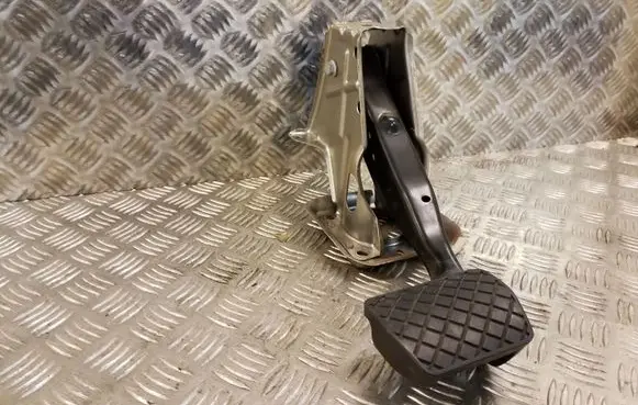 Volkswagen Jetta VI Brake pedal 1K1721130G 1K1721117H