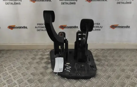 Iveco Daily 35 - 40.10 Pedal assembly 500328764 500328766