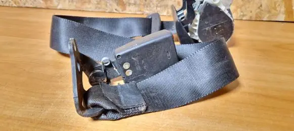 Ford Focus Rear seatbelt 4m51a611b68