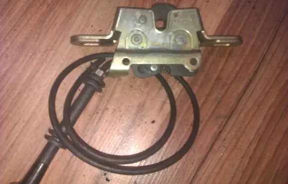 Ford Mondeo MK I Tailgate/trunk/boot lock/catch/latch 93BBA613D60AH