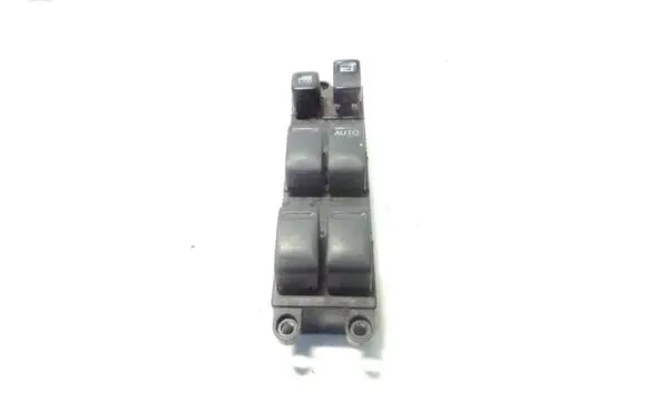 Nissan X-Trail T30 Electric window control switch