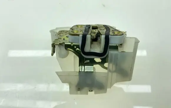 Subaru Legacy Front door lock 61031AG031 61034AG 61039AG