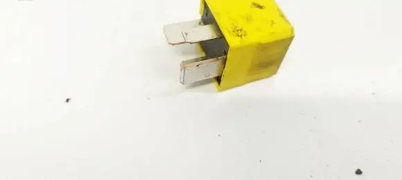 Opel Zafira B Other relay 90226846 4RA00779306