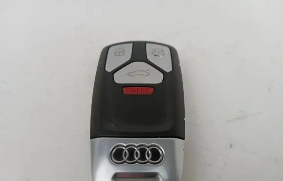 Audi A4 S4 B9 Ignition key/card 