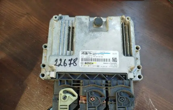 Ford Focus Engine control unit/module av2112a650kc av21-12a650-kc